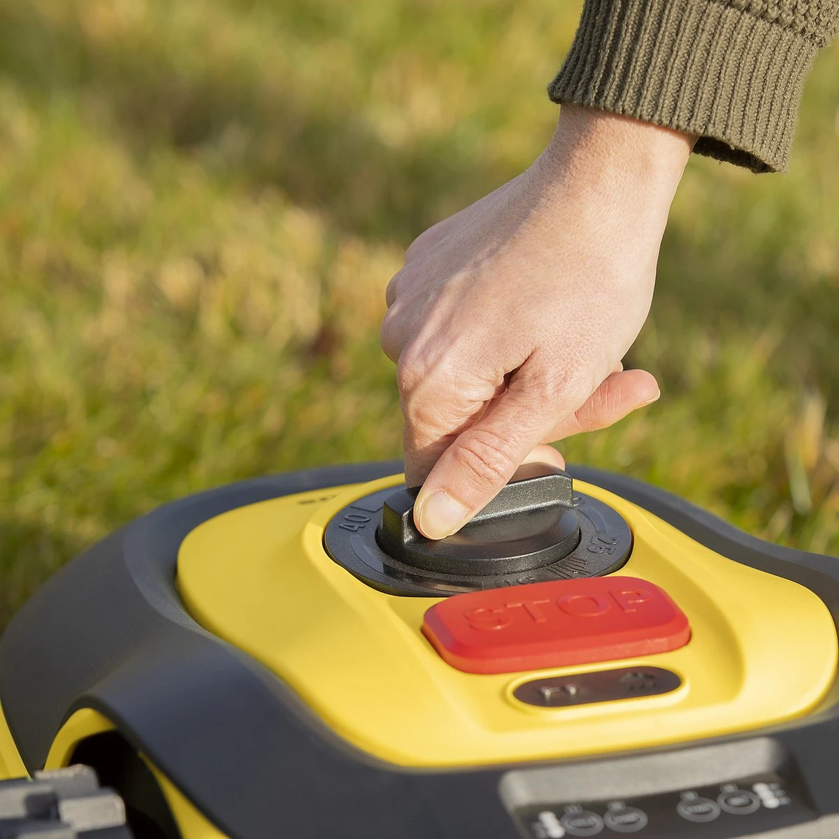 Powerplus POWXG6305 Robotmaaier - 18V - Voor Gazons Tot Ca. 500m² - Maaibreedte 180mm - Incl. Laadstation En Accessoires - Image 5