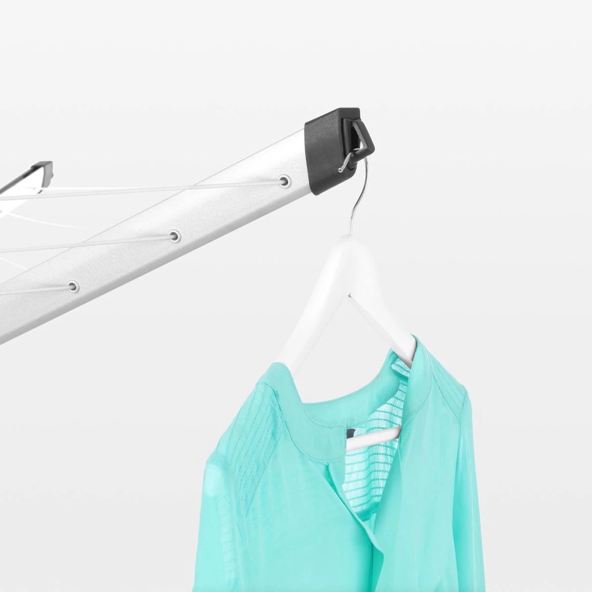 Brabantia Lift-O-Matic Advance Droogmolen Met Kunststof Betonanker, Beschermhoes En Wasknijpertasje - 60 M - Metallic Grey - Image 9