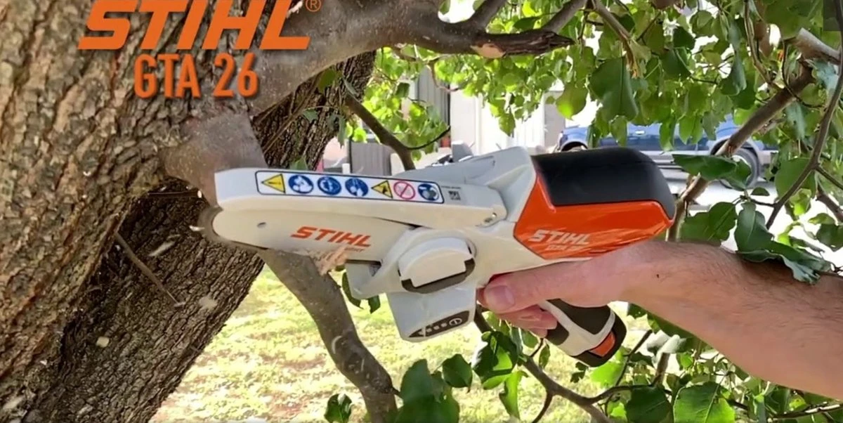 Stihl Accu Mini Kettingzaag SET - Snoeischaar - Snoeizaag - Hand Kettingzaag - Professioneel- Hovenier- Tuinman - Image 4